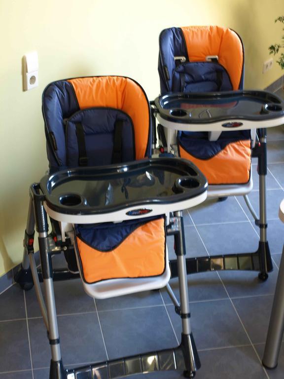 Dom Ogrodnika Apartment Jezow Sudecki Bagian luar foto
